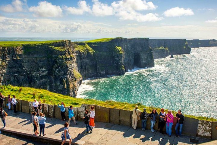 Cliffs of Moher explorer tour departing from Limerick. Guided.