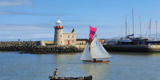 howth-coastal-hike-picturesque-lighthouse-and-sailboats-by-the-howth-harbour-dublin-ireland